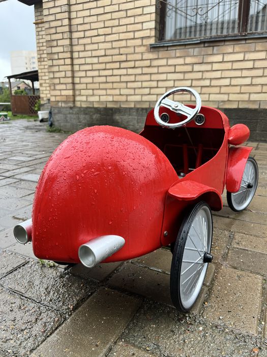 Машинка педальная