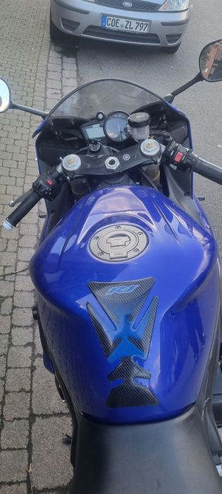 Yamaha r1 1000cm3