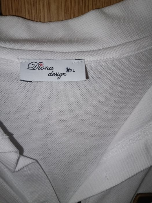 Vând fustă,pantaloni ,tricou polo, tricou,cravată sunt noi doar ținute în sifoner .Detalii in privat ridicare personala liceul Mihai Eminescu Buzau