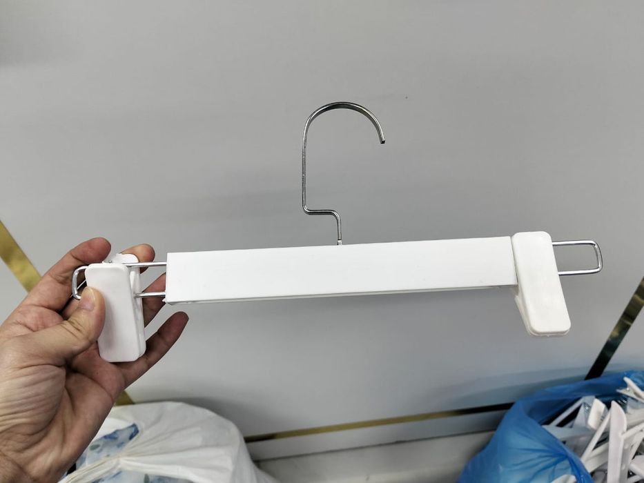 Вешалки  плечики для одежда 300 тг      .