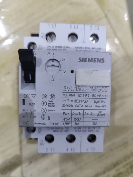 Siemens 3VU1300-1MG00.