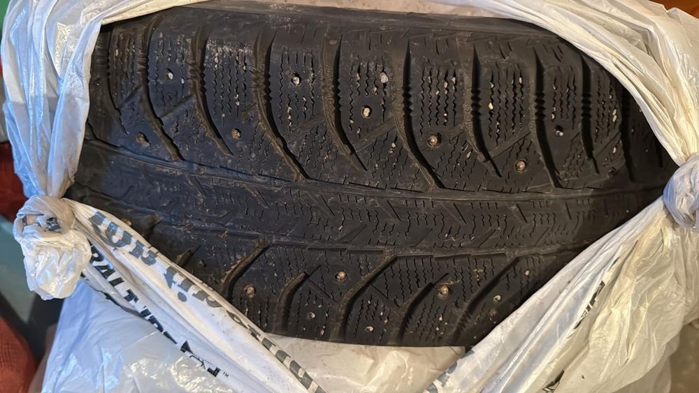 Продам зимние шины.