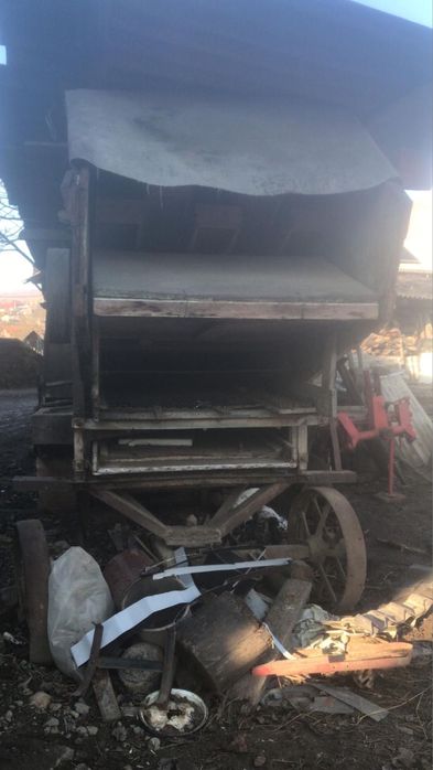 Batoza lucerna, trifoi, grau