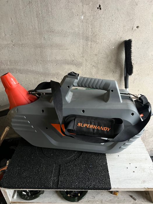 Pompa de stropit pomi cu acumulator