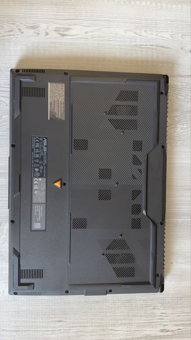 Laptop Gaming ASUS TUF F16 (RTX 4050, 16GB, 512GB) - Impecabil / Încă 1 an Garanție