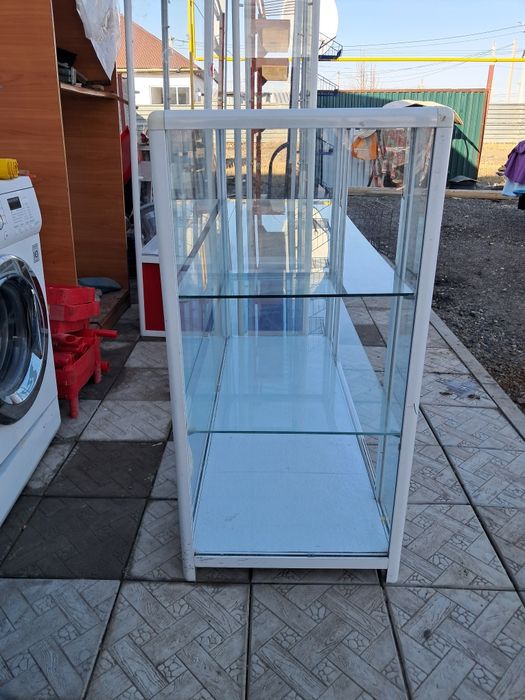 Продам стеклянные витрины