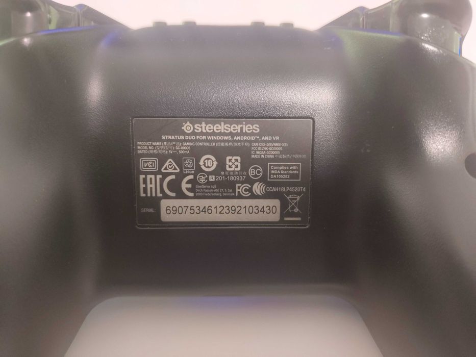 Steelseries Stratus Duo + държач за телефон