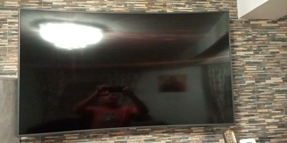 Tv Samsung curbat,,,problema minora pe ecran