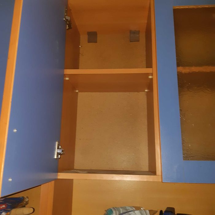 Ъглов кухненски шкаф-три секции