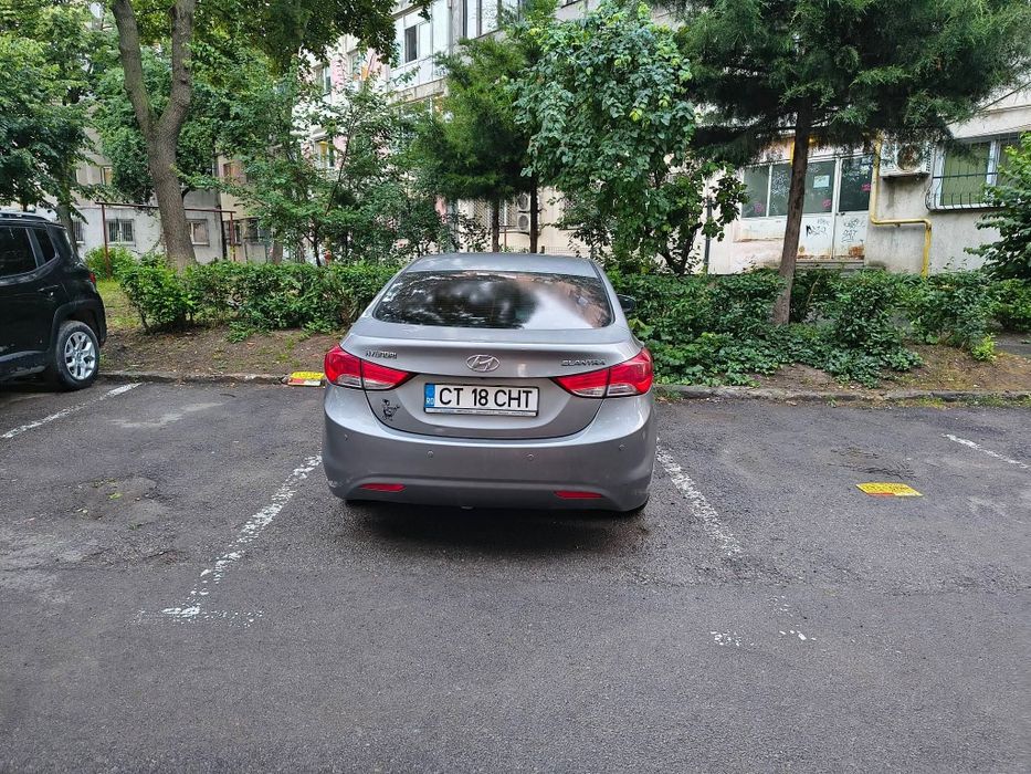 Hyundai Elantra 2012 | 1.6 Benzină