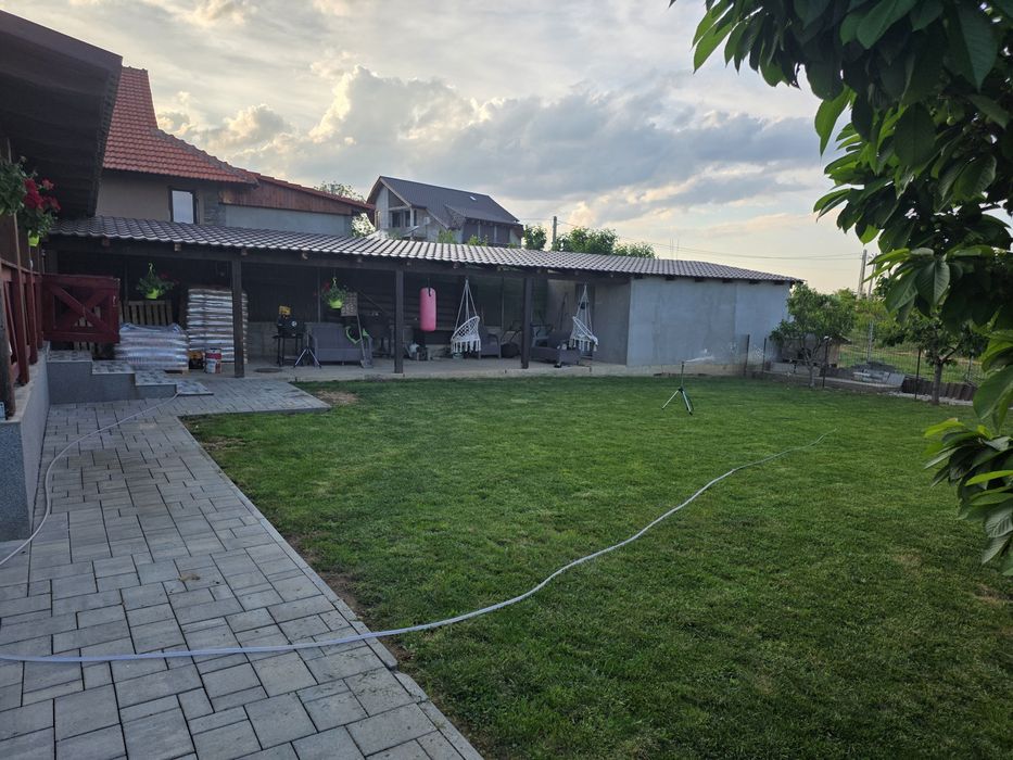 Casa 200m² Str Piersicilor, Paleu, Teren 700m²