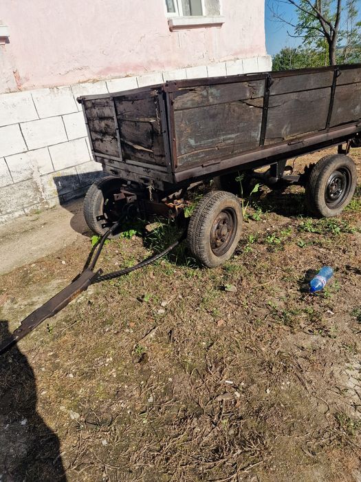 Продавам ремърке за трактор много здраво