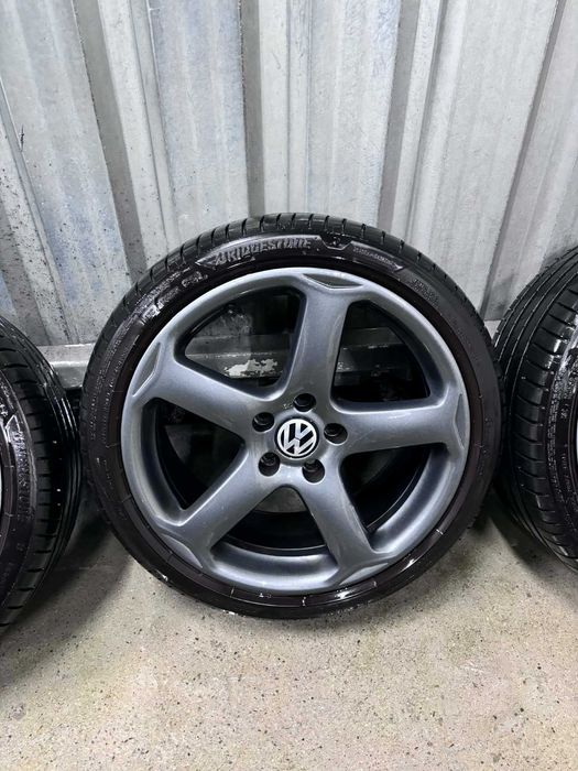 Продавам гуми с джанти 18