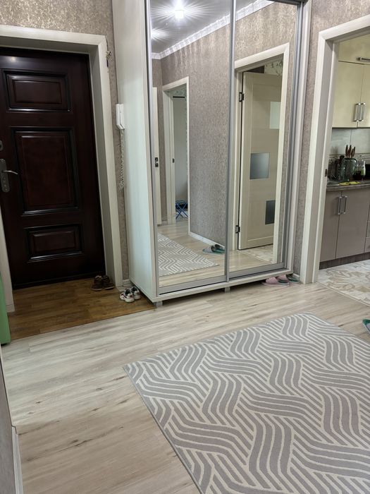 Продам 3 комн. квартиру в центре