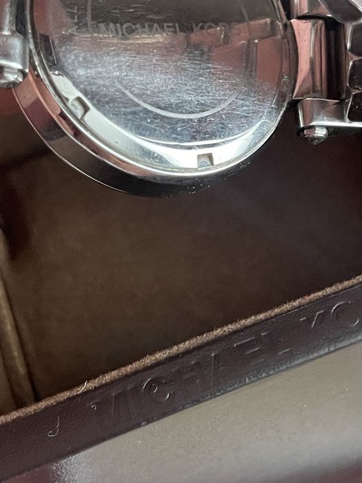 Майкл Корс, часы в отличном состоянии