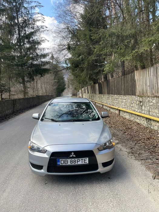 Vând Mitsubishi Lancer