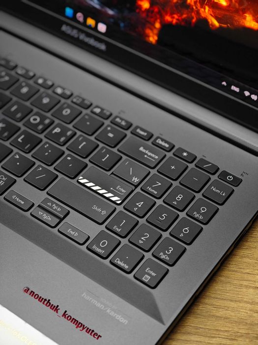 Мощный игровой Asus Oled
