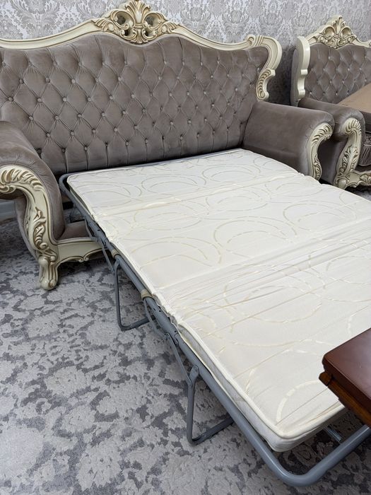 Продам диван и два кресла