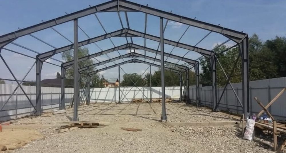 Vand și construiesc  o gama larga de hale sau structuri metalice  noi