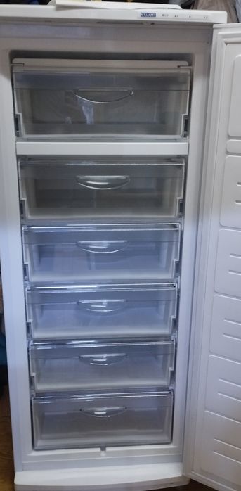 Новые две морозильные камеры