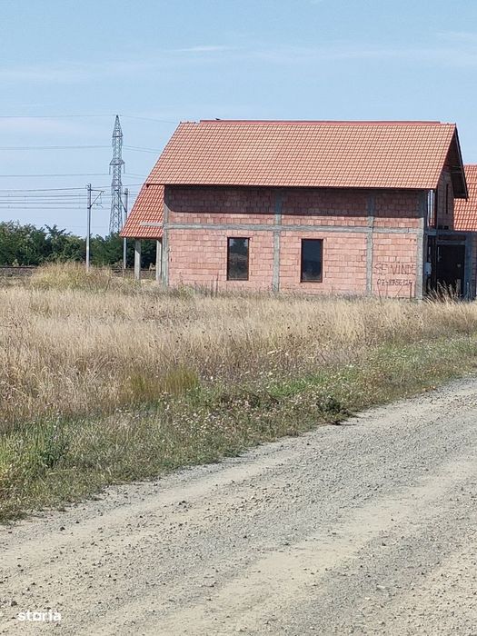 Teren de vânzare 500mp în oraș, acces ușor