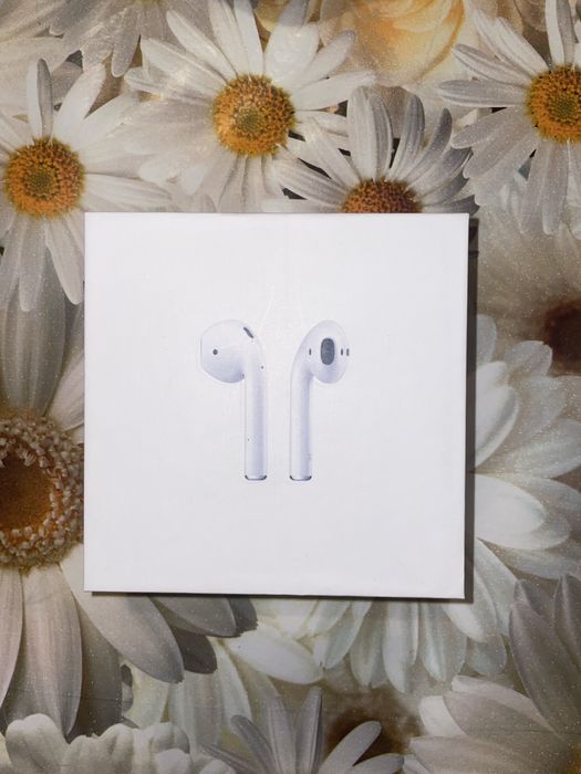Продам наушники AirPods бу