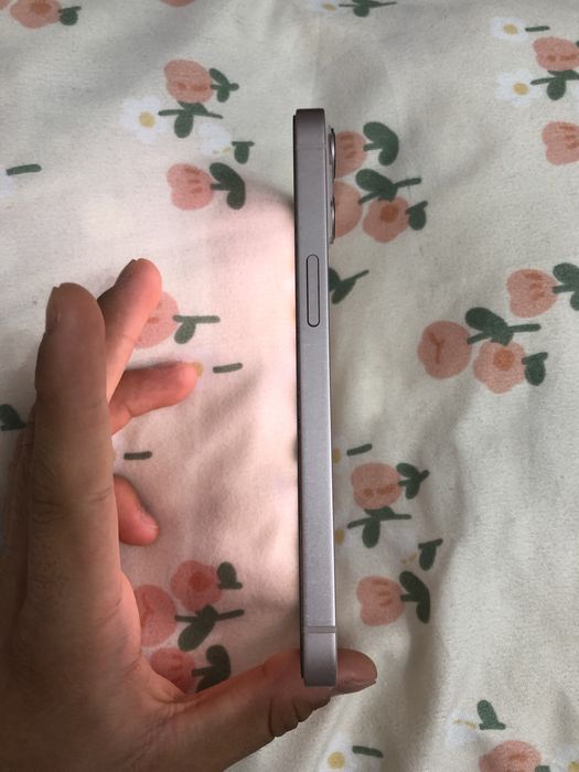 продам iphone 13