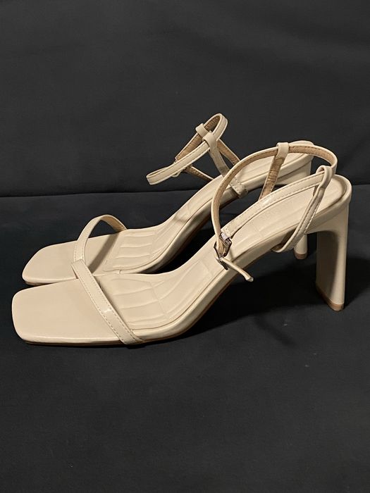 Босоножки (туфли)