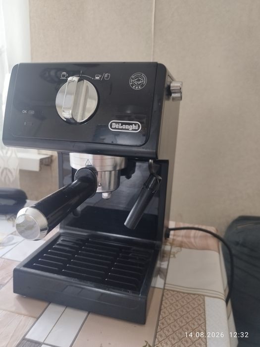Продается кофеварка Delonghi