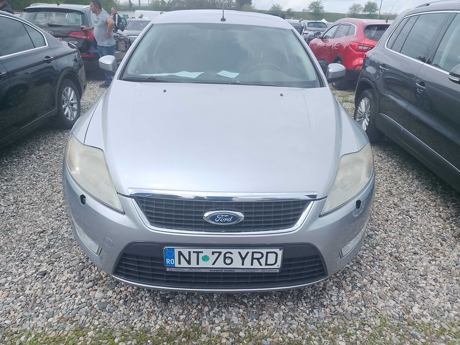 Masina Ford mondeo