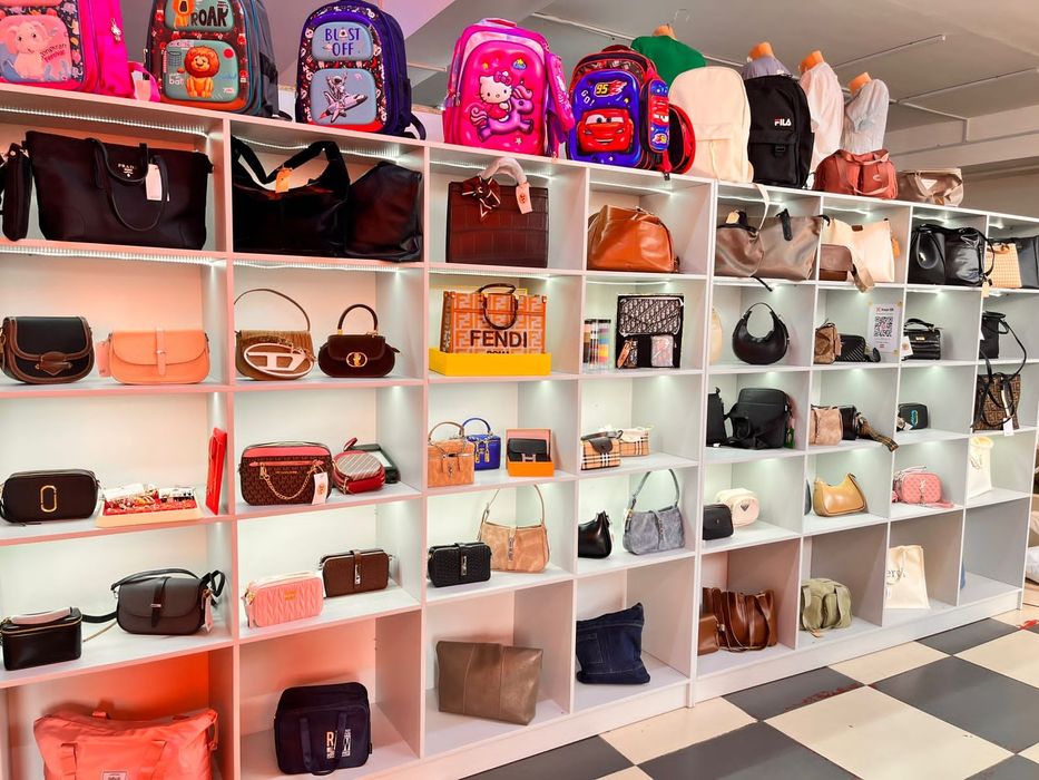 Продам шкаф,полки