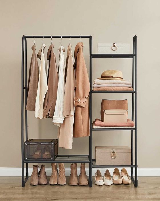 Suport haine metalic Songmics, 5 rafturi si bara agatat haine, negru