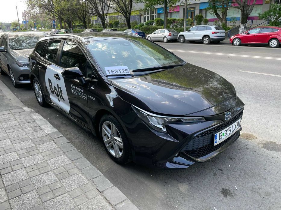 Închirie/Rămânere Toyota C-HR COROLLA hybrid+GPL automată UBER BOLT