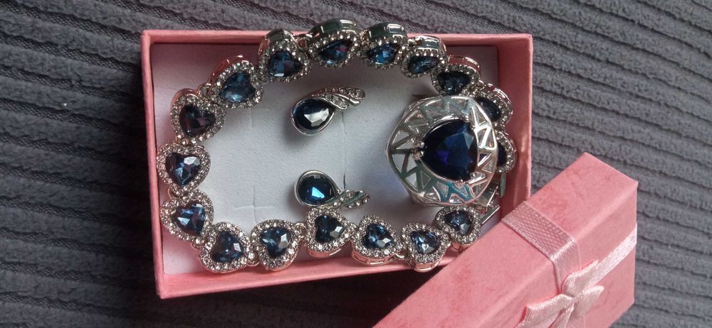 Масивен,дамски,сребърен ланец. Масивна,сребърна гривна.Различни модели