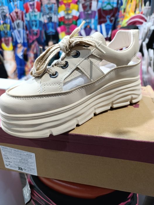 Кроссовки женские летние