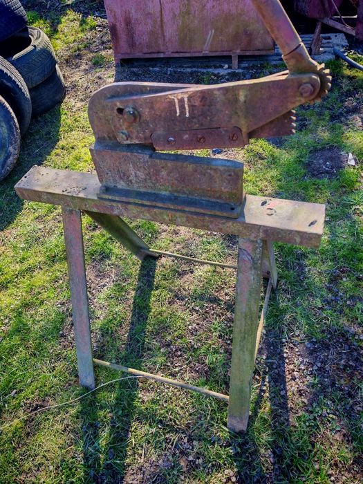 Vand foarfecă de tăiat tabla