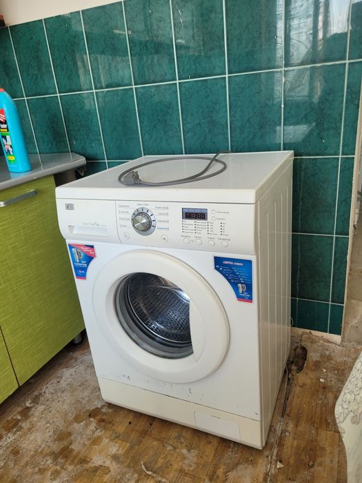 машына очень хорошоя чена 40000