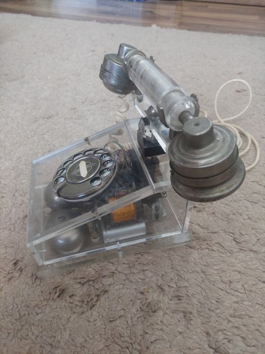 Telefon fix cu disc,rotita model retro,vintage,old,vechi