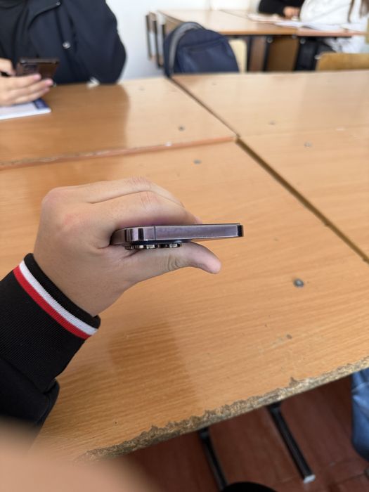 Обмен на айфон 15 про или промакс с моей доплатой