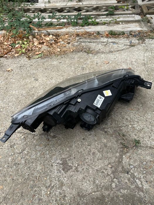 Far stânga Ford Kuga 2020 cod produs:LV4B-13E015-CA