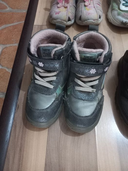 Отдам детскую обувь, размеры разные
