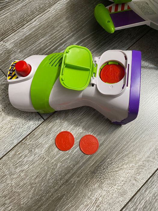 Бластер и шлем базлайтера, buzzlighter, базз лайтер