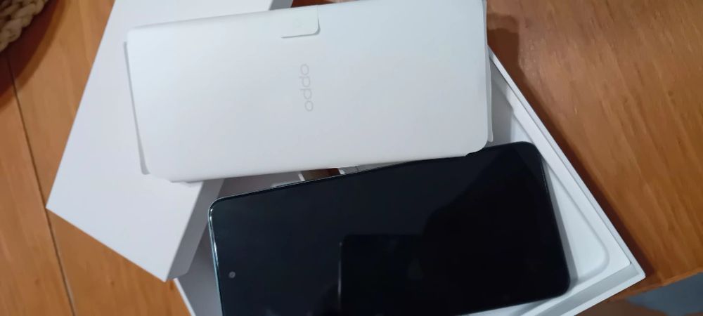 Продавам телефон OPPO