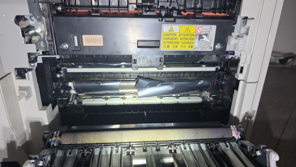Canon  MF8550cdn defecta ( pentru piese )