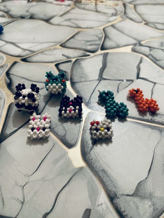 Продам красивые  украшения из бисера