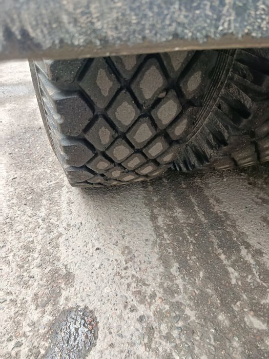 Колеса в сборе с шинами.