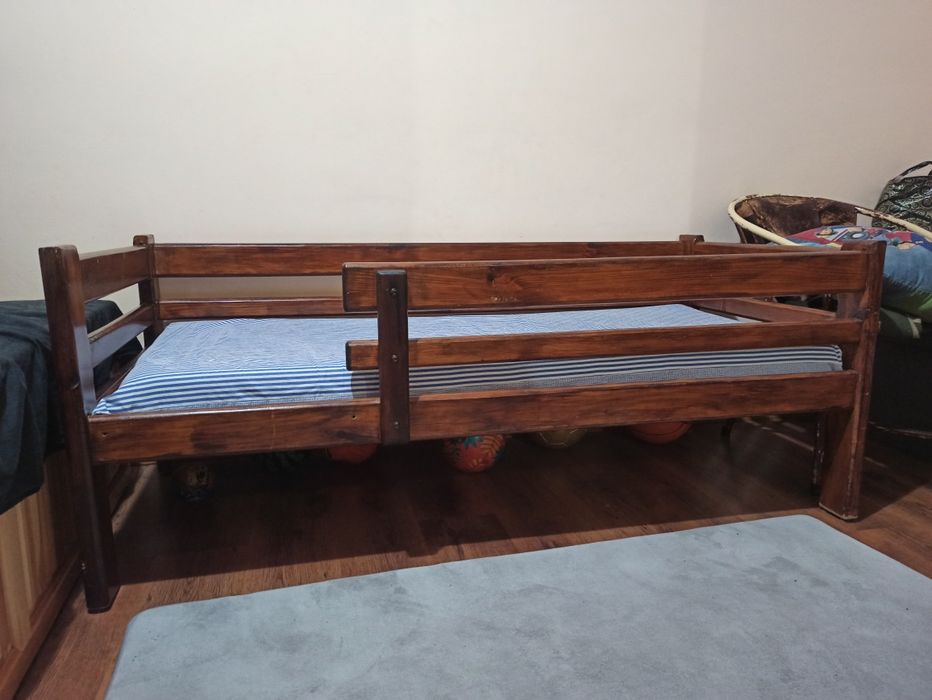 Продавам Детско легло