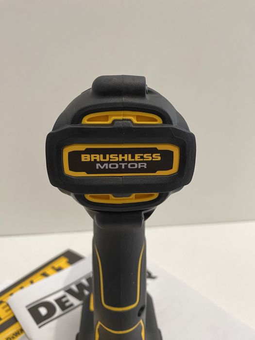 Безчетков Импакт / Винтоверт DeWALT DCF809N   ЧИСТО НОВ С ГАРАНЦИЯ