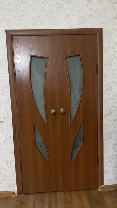 Срочно Продам дверей