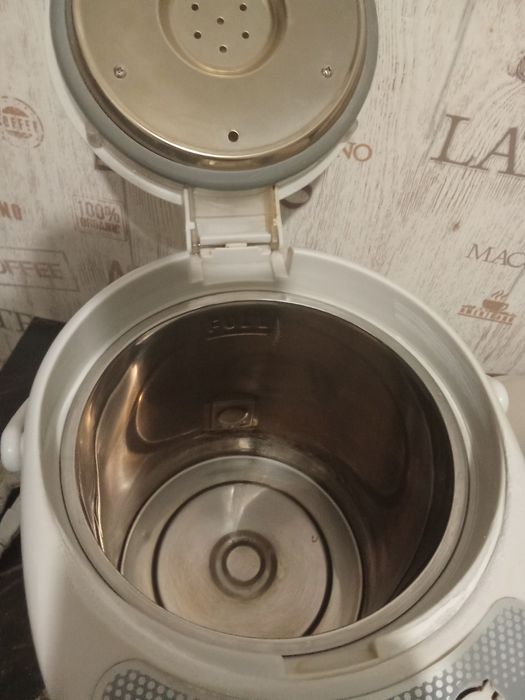 Продам чайник электрический.